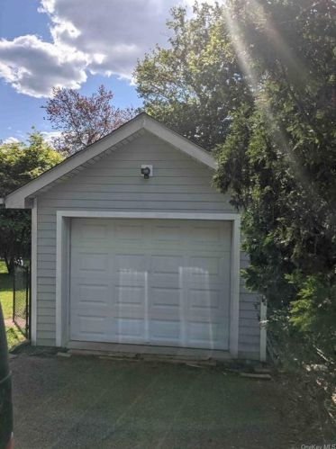 5 Forest Ln, Yorktown Hgts NY  10598-6507 exterior