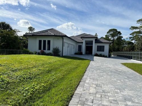 1419 13th St, Naples, FL 34117-5203