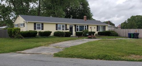 140 Asylum Rd, Warwick RI  02886-7804 exterior