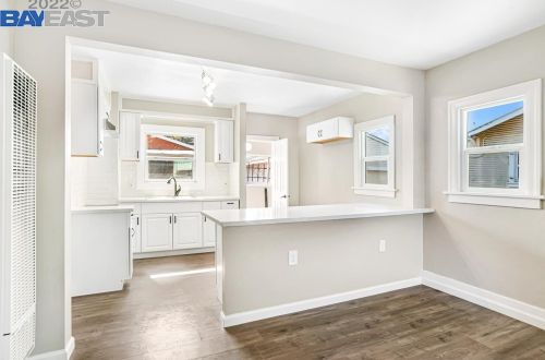 1490 76th Ave, Oakland CA  94621-2709 exterior