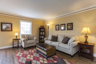 110 Academy Sq, Nashville TN  37210-2053 exterior