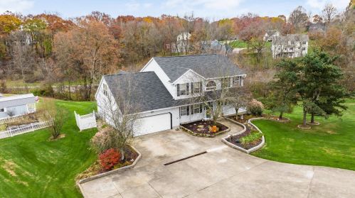550 Spring Valley Dr, Zanesville, OH 43701-0805