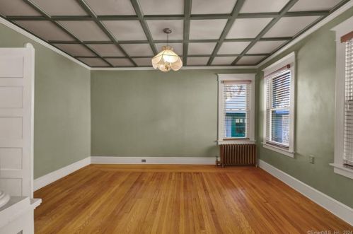 10 Goldberg Ave, Norwich CT  06360-4314 exterior