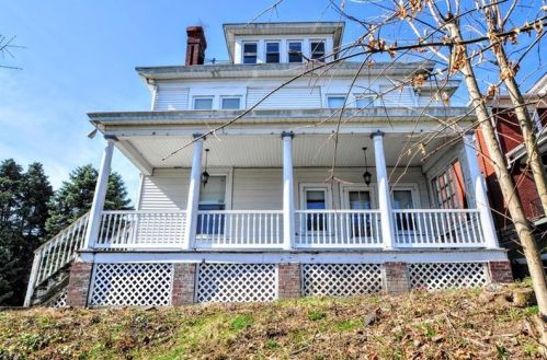 700 Crest Ave, North Charleroi, PA 15022-1803