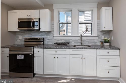 17 Ridgeway Ave, Manor PA  19036-1923 exterior