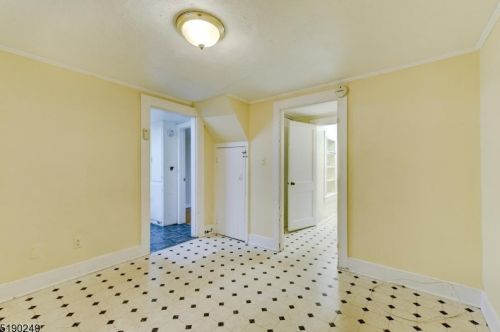 4 Jefferson St, Fredon NJ  07860-2028 exterior