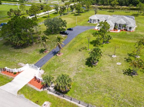 17467 Fox Trail Ln, Town Of Loxahatchee Groves, FL 33470-3966