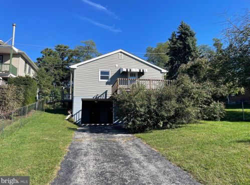 282 Broadway, Red Lion, PA 17356-9101