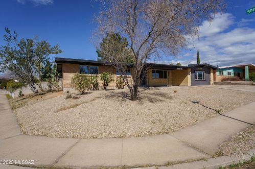 8801 Shiloh Pl, Tucson AZ  85710-2912 exterior