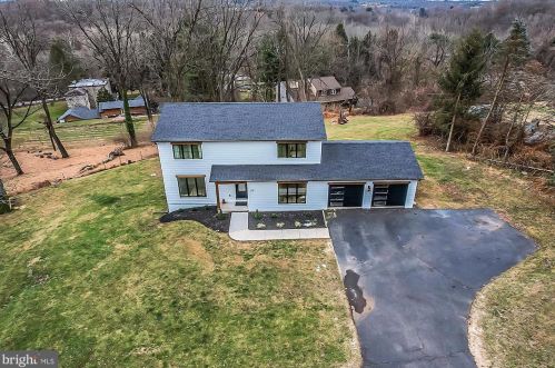 112 Governor Markham Dr, Glen Mills, PA 19342-1033