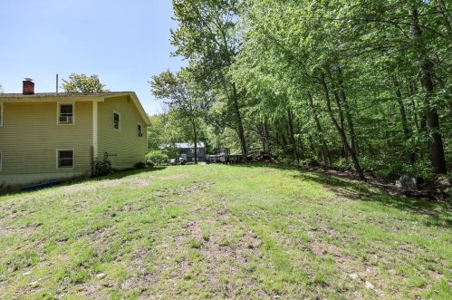 18 Hunter Ct, Goffstown NH  03045-1628 exterior