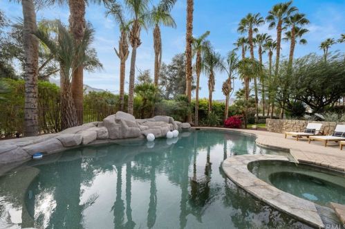 12 Clancy Ln, Rancho Mirage CA  92270-4501 exterior