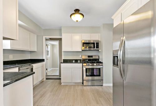 1914 21st Ave, Kenosha, WI 53140-4725