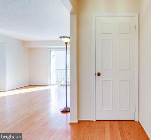 7761 New Providence Dr, Falls Church, VA 22042-4601