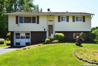105 Harmony Dr, Rochester, NY 14626-1238