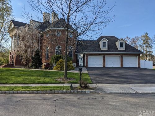 2 Winchester Dr, East Brunswick NJ  08816-3385 exterior