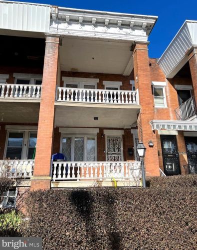 5903 Carpenter St, Philadelphia, PA 19143-3011