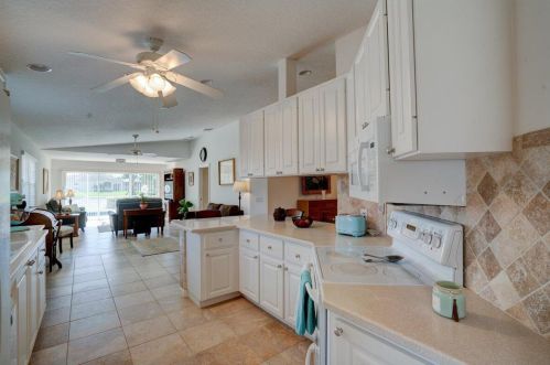 10652 Hartwick Dr, Fort Pierce FL  34987-1923 exterior