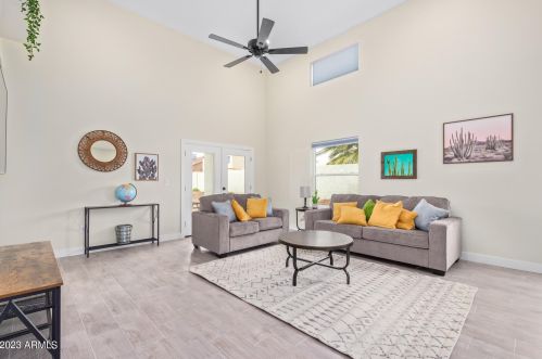 9046 73rd Ave, Peoria AZ  85345-7204 exterior