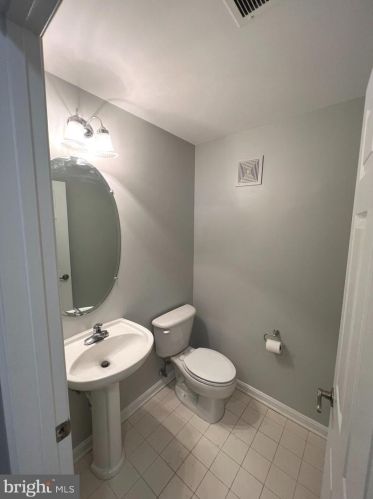 14506 Kylewood Way, Gainesville VA  20155-6233 exterior