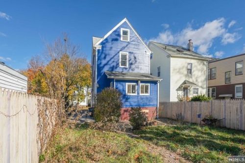 21 Ruth St, Irvington NJ  07111-2526 exterior