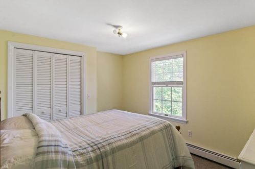 52 Canfield Ave, Warwick RI  02889-8802 exterior