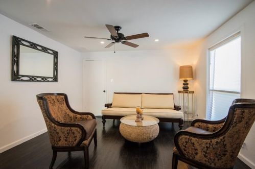 1926 Berwick Ave, Dallas TX 75203-4205 exterior