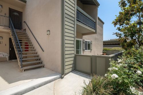 24525 Trevino Dr, Santa Clarita, CA 91355-2815