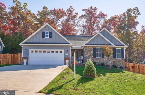 1201 Happy Ridge Dr, Front Royal VA  22630 exterior