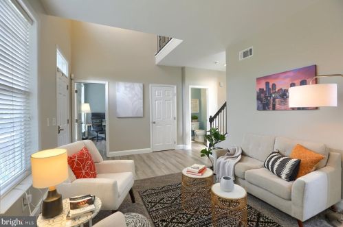 7207 Royal Oak Dr, Harrisburg PA 17112-8837 exterior