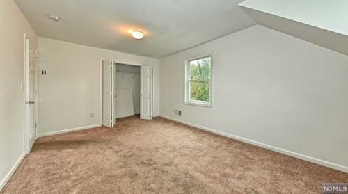 29 River Rd, Oakland NJ  07436-1912 exterior