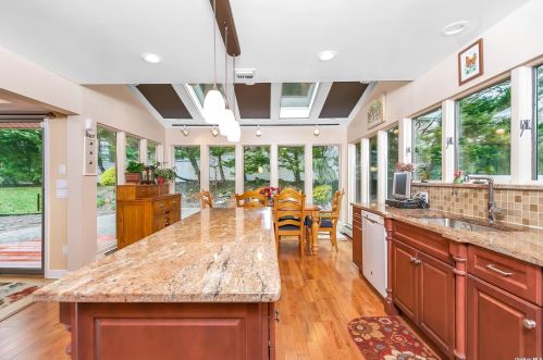 22 Stonywell Ct, Huntington Station NY  11746-5423 exterior