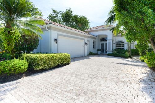 132 Esperanza Way, West Palm Beach, FL 33418-6206