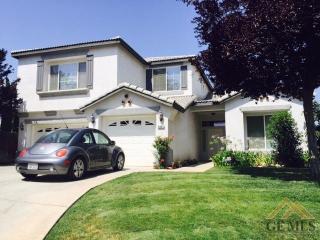 5801 Royalston Falls Dr, Bakersfield, CA 93312-6171