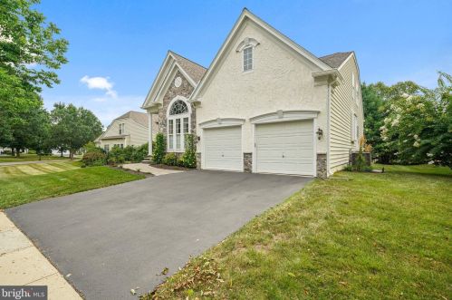 122 Violet Dr, Kennett Sq, PA 19348-1781
