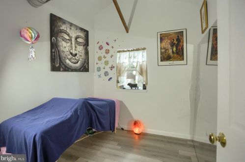 40 Center Dr, Camp Hill PA  17011-7608 exterior