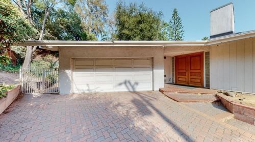 1537 Glenoaks Blvd, Glendale, CA 91201-0019