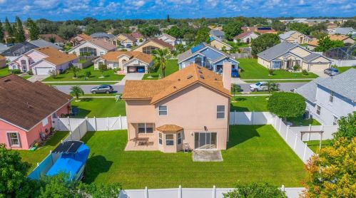 2821 Berkshire Cir, Kissimmee FL  34743-5647 exterior