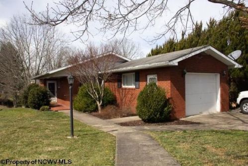 1614 Morgantown Ave, White Hall, WV 26554-4542