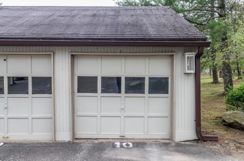 10 Highpoint Ct, Woodbury CT  06798-3228 exterior