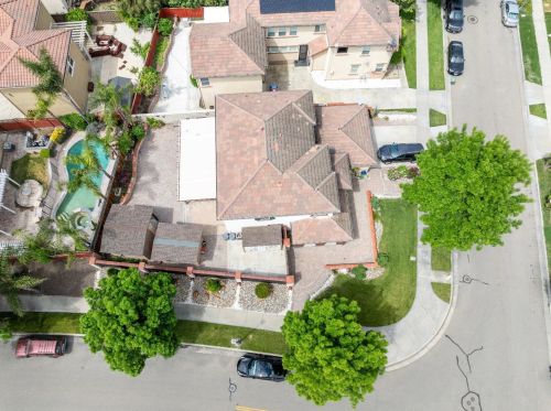 576 Bramblewood Ave, Lathrop CA 95330-9370 exterior