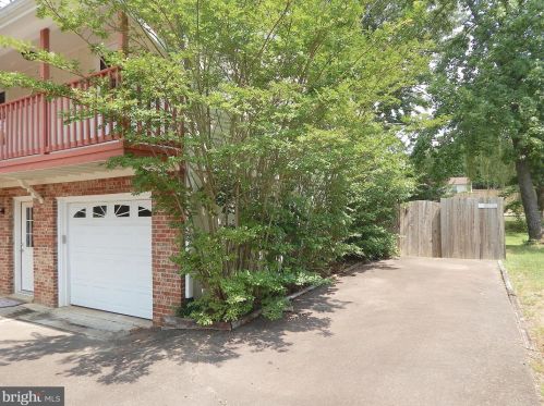 10505 Meadowview Dr, Fredericksburg VA  22408-2662 exterior