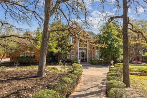2900 Creek View Dr, Lewisville, TX 75022-5677