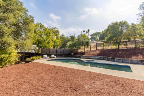 25209 Ln Loma Dr, Los Altos CA 94022-4540 exterior