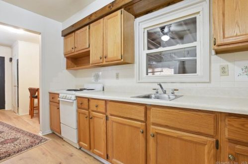 4 Fairway Ln, Norwich CT  06360-7006 exterior