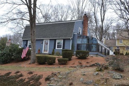 15 Marywood Ln, Cumberland, RI 02864-5008