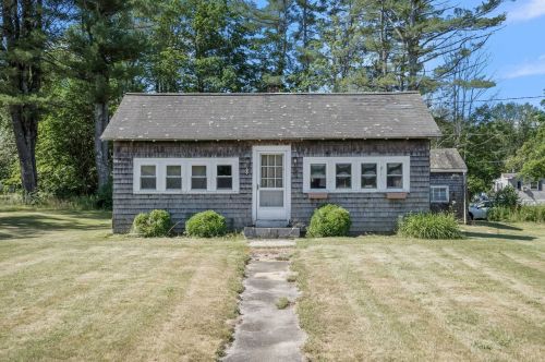 641 1st Nh Tpke, Northwood NH  03261-3302 exterior