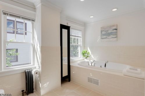 8 Emerson Pl, Montclair NJ  07043-1510 exterior