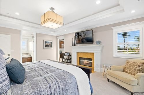 1921 Windward Ln, Newport Beach CA  92660-3816 exterior