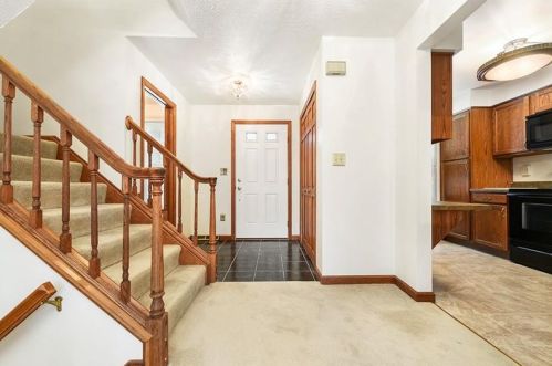 579 Thorncliffe Dr, Pittsburgh, PA 15205-1537